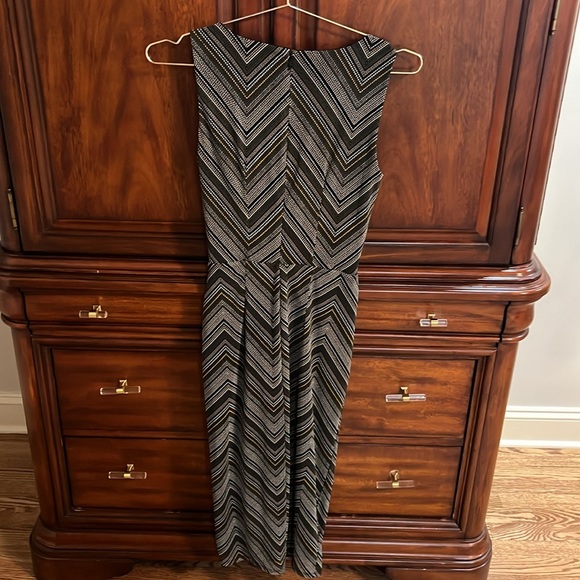 WHBM dress. Rouched detail in front. V-neck wrap with snap - Picture 7 of 9